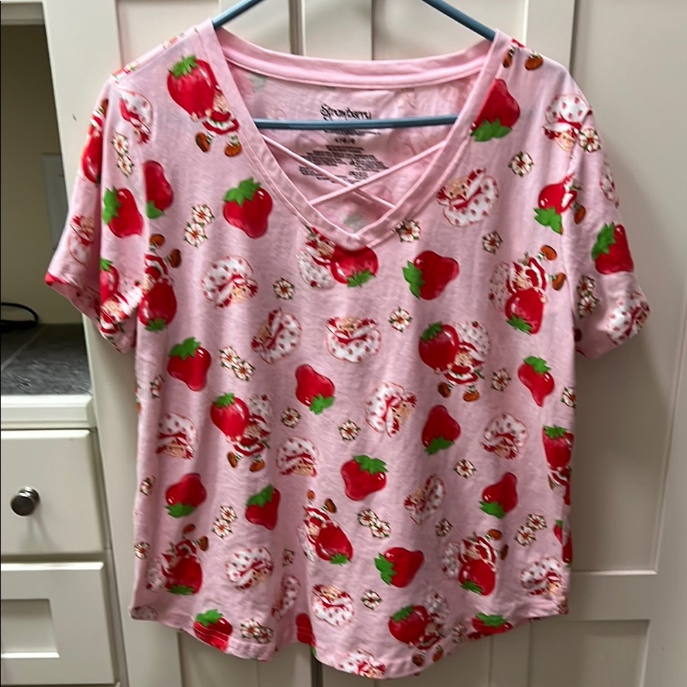 BOGO💞 Strawberry Print Pink Top